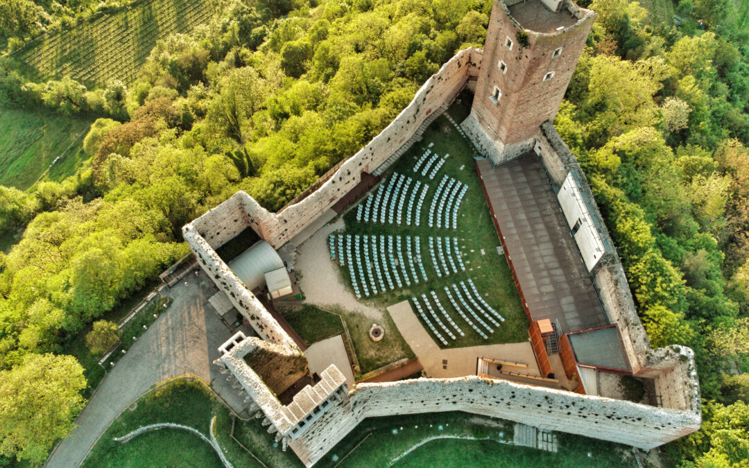 Castle of the Villa (Romeo’s) and Bellaguardia (Juliet’s)